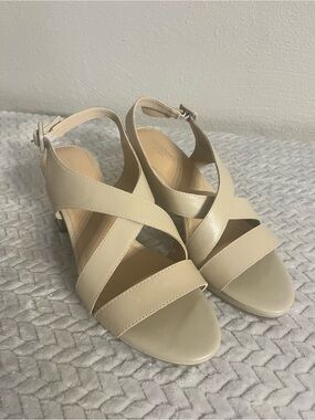 Rockport Cream Slingback Block Heel Sandals